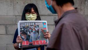 Policía de Hong Kong allanó diario prodemocracia Apple Daily y detuvo a cinco ejecutivos