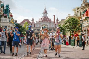 La espeluznante y perturbadora práctica de algunos visitantes de los parques temáticos de Disney