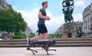 Qué es y para qué sirve el Robot runner, perro que te acompaña mientras entrenas