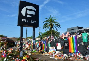 Prendieron fuego al memorial de las víctimas de la masacre de Pulse en EEUU