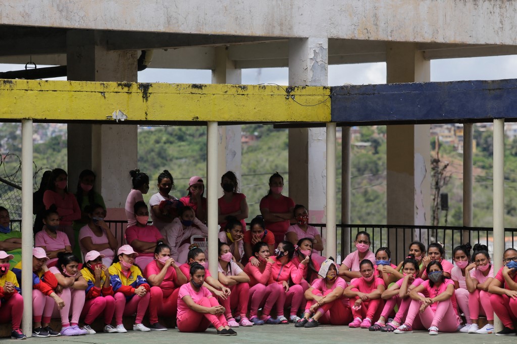 Venezuela inicia vacunación contra el Covid-19 en las hacinadas cárceles (FOTOS)