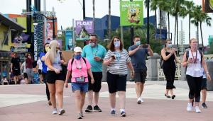 Disney restablece el uso de las mascarillas en sus parques en Orlando ante la nueva ola de contagios por Covid-19