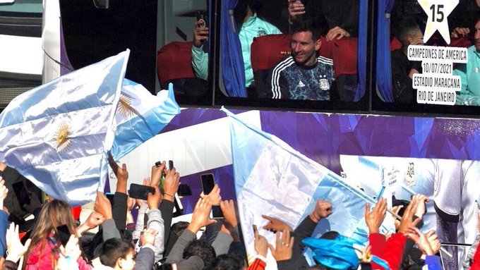 Como HÉROES: Así fue recibida la selección argentina en su país tras consagrarse en el Maracaná (IMÁGENES)