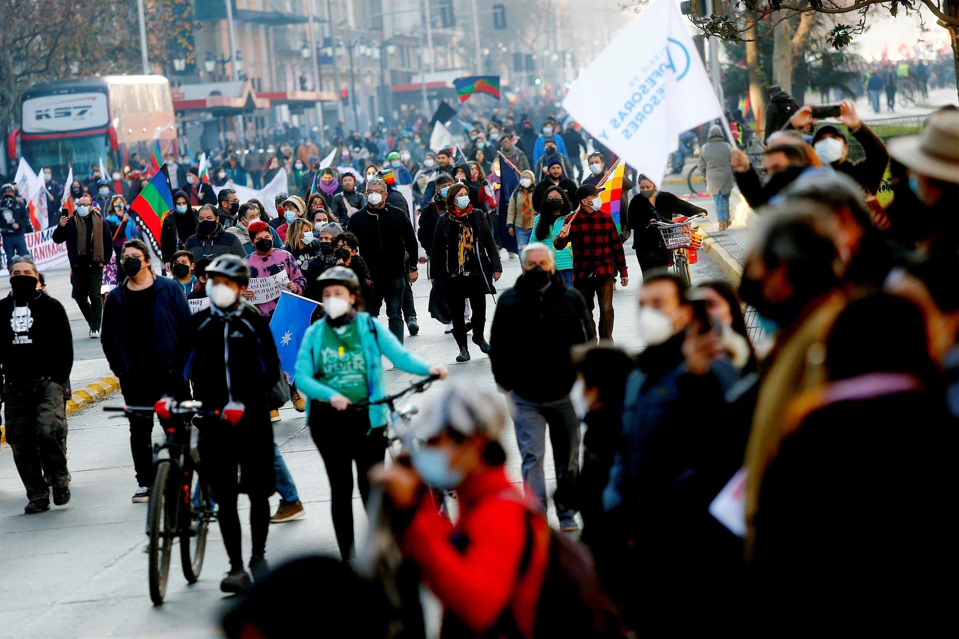 Con marchas ciudadanas en Chile inicia inauguración de convención constituyente