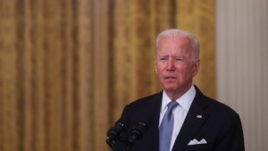 Congresista republicana solicita la destitución de Biden por hacer que el mundo “pierda el respeto” a EEUU