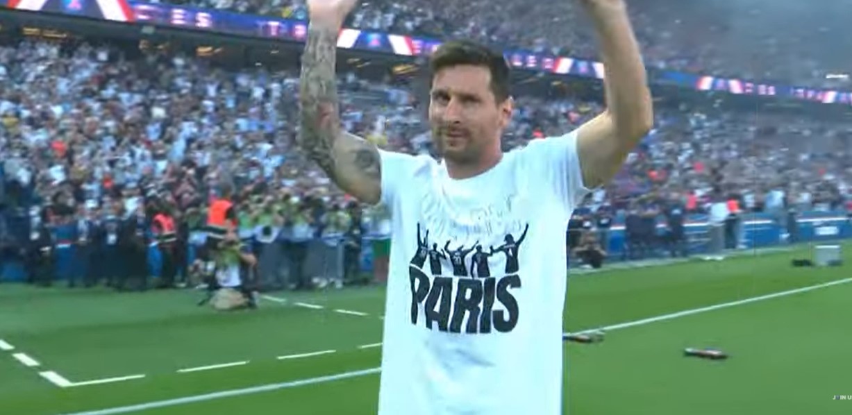 PSG presenta a Lionel Messi y todos sus refuerzos en el Parque de los Príncipes (Fotos y Video)