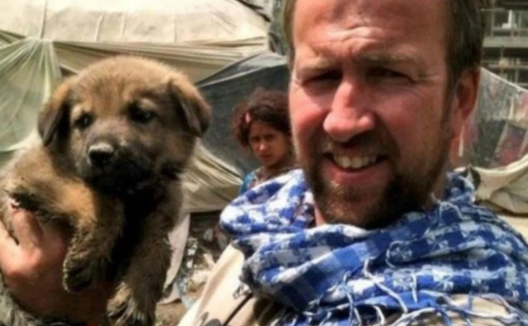 La “operación Arca” de un exmarine británico para salir de Afganistán con cientos de mascotas