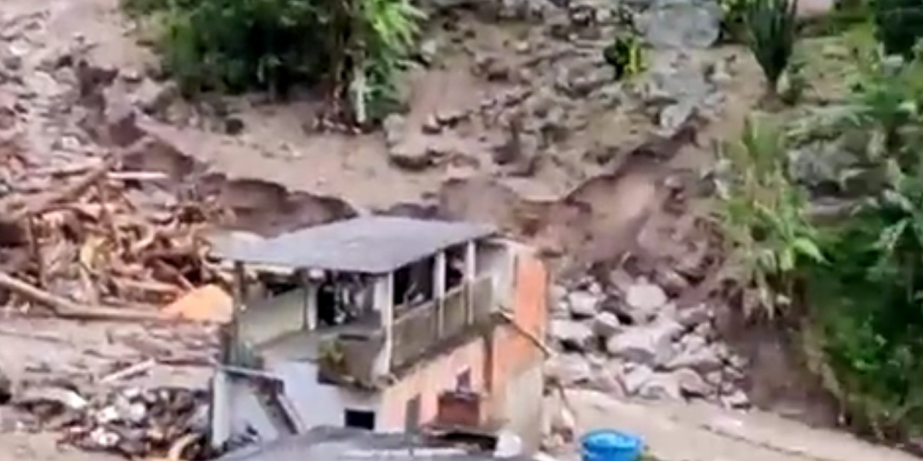 “Salió un río de la nada”: Viviendas y familias asoladas tras lluvias en Mérida (Videos)