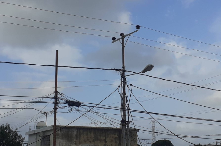 Vecinos de Puerto Cabello relataron cómo es vivir en medio de cortes eléctricos