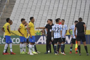 El plantel argentino regresó a Buenos Aires con cuatro deportados