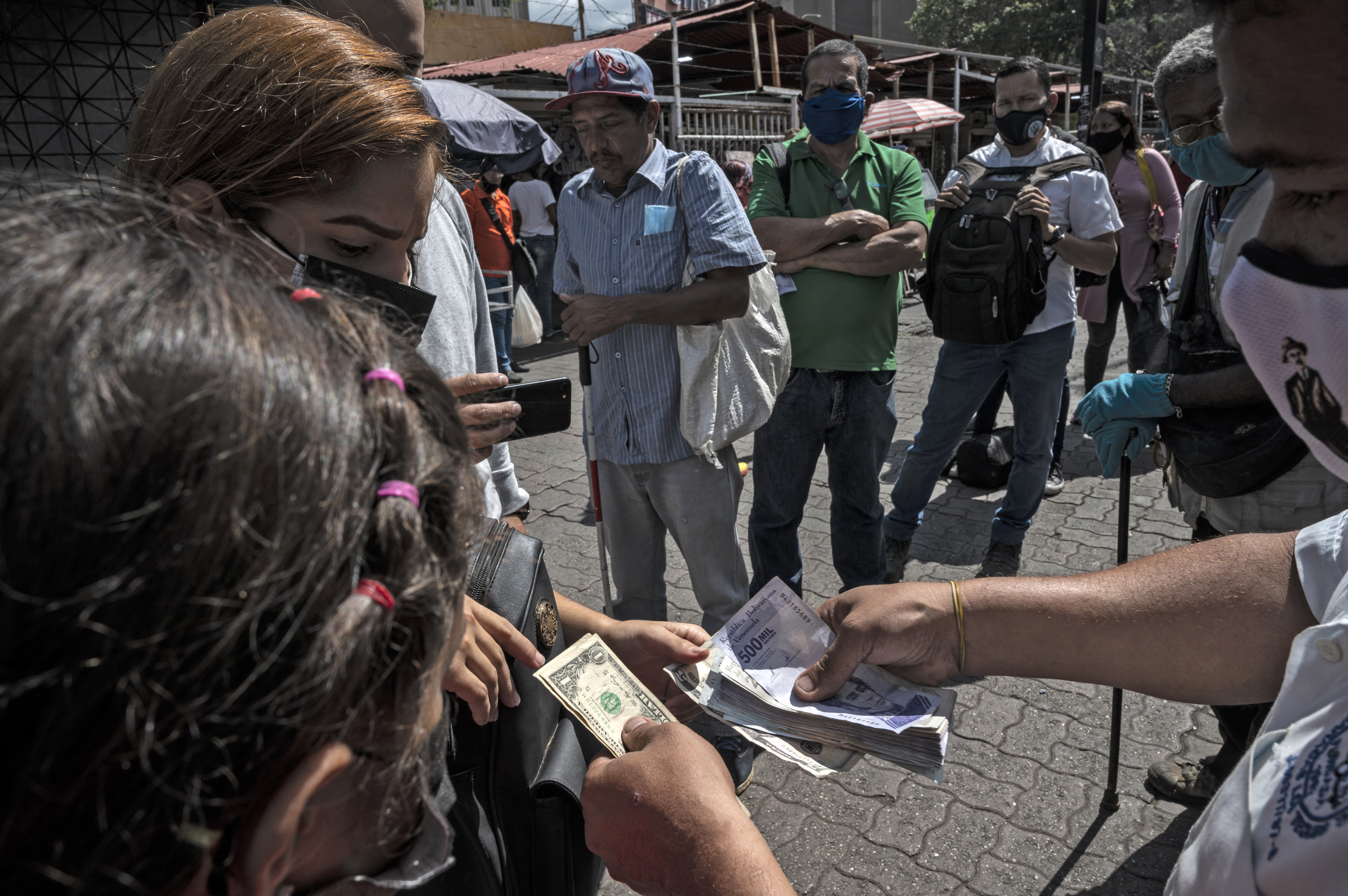 Transportistas de Caracas no han visto los nuevos billetes de la última reconversión monetaria
