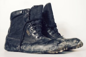 Unas botas desgastadas y el recuerdo del último superviviente sacado de los escombros del 11-S