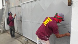Mientras la crisis hospitalaria empeora en Carabobo, el chavismo se dedica a pintar paredes