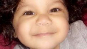 Niño de tres años murió después de caer por la ventana de un cuarto piso en Nueva York