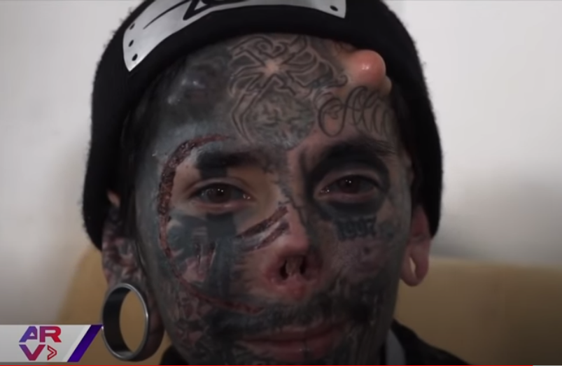¡Qué loco! El increíble cambio de un tatuador colombiano: Se quitó la nariz para alcanzar la belleza ideal (VIDEO)