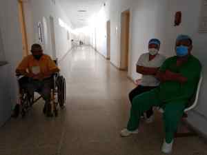 Enfermeras trabajan con las uñas: Las condiciones del Hospital Universitario de Mérida están por el suelo