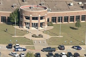 Al menos cuatro heridos se contabilizaron tras el aterrador tiroteo en escuela de Texas