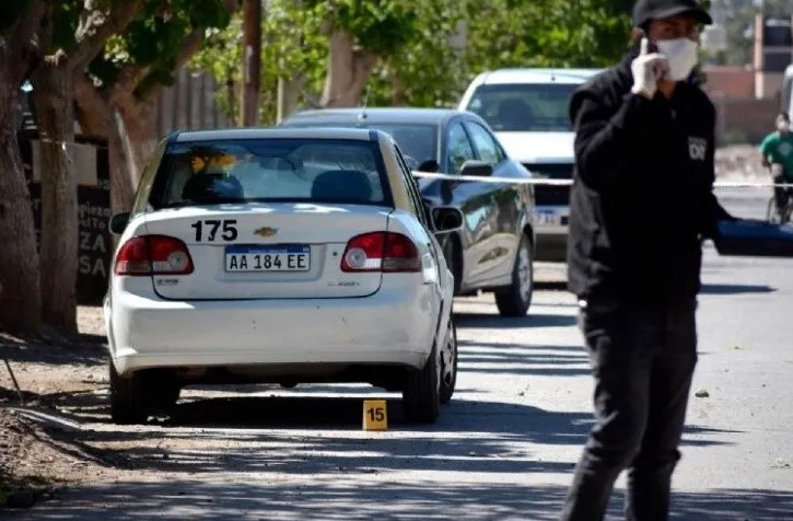 Asesinó de un ladrillazo a su expareja cuando iba a subirse a un taxi en Argentina