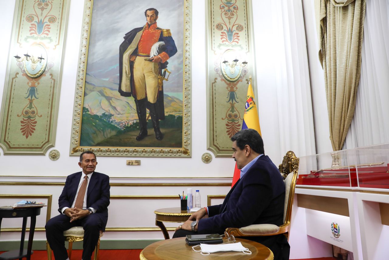 Gobernador electo de Cojedes se reunió con Maduro en Miraflores (Fotos)
