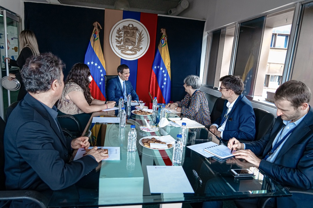 Guaidó se reunió con la Jefa de la misión de observación de la UE este #18Nov (FOTOS)