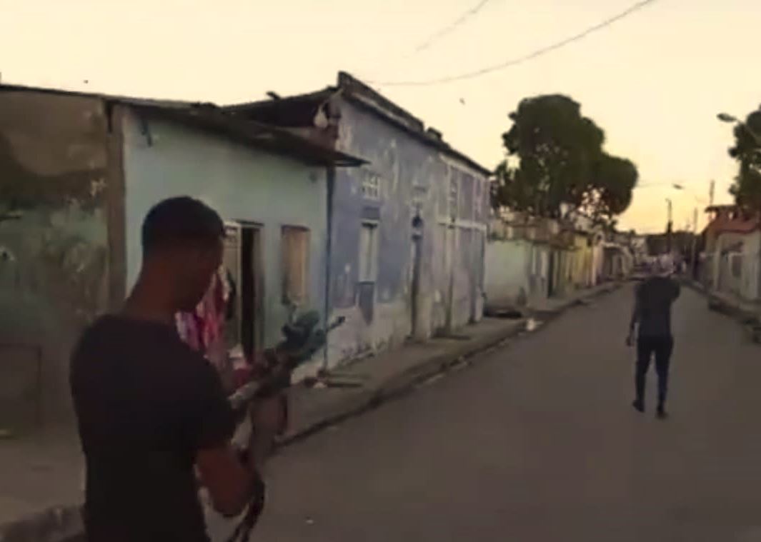 VIDEO evidencia como una banda criminal se pasea en Sucre con armas largas