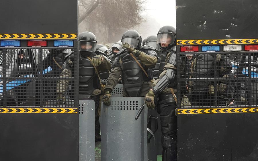 Kazajistán busca poner fin a los disturbios con ayuda de aliados de la Organización del Tratado de Seguridad Colectiva