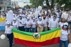 Vestidos de blanco, habitantes de Arauca pidieron cese de la violencia guerrillera (Fotos)