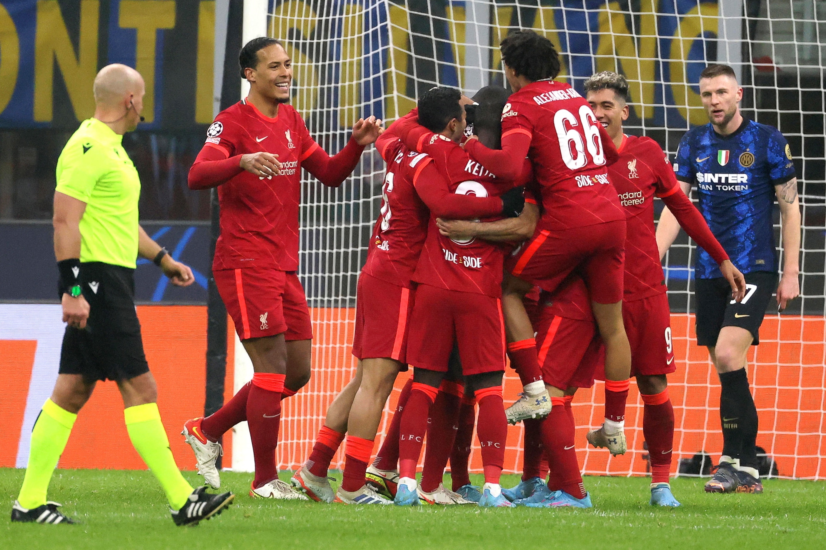 Firmino y Salah rescataron a un efectivo Liverpool en San Siro