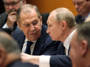 Lavrov advirtió de combates con la Otan si despliega pacificadores en Ucrania