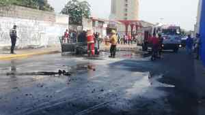 Vehículo se incendió en plena vía pública de Barinas #7Feb (VIDEO)