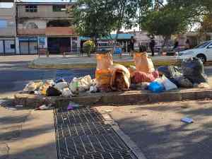 En Maracay “no le paran” a los berrinches del alcalde chavista: armó un saperoco por la basura y aún no la recogen