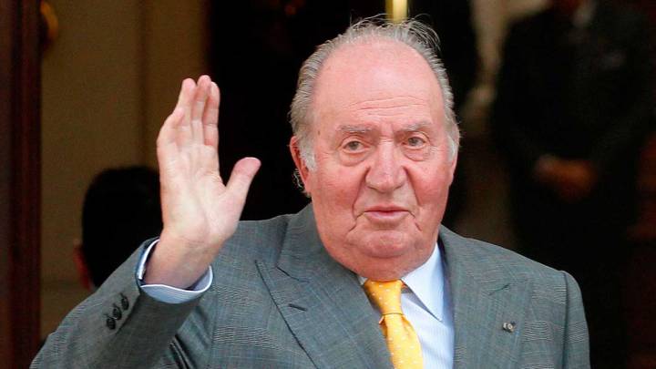 El rey emérito Juan Carlos I “cuenta los días” para regresar a España, dice biógrafa francesa