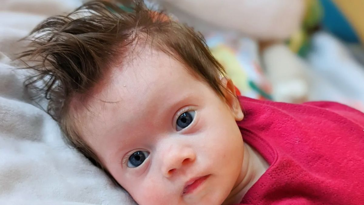La comparan con “Jimmy Neutron”: Bebé estadounidense se hace VIRAL por nacer con abundante cabello