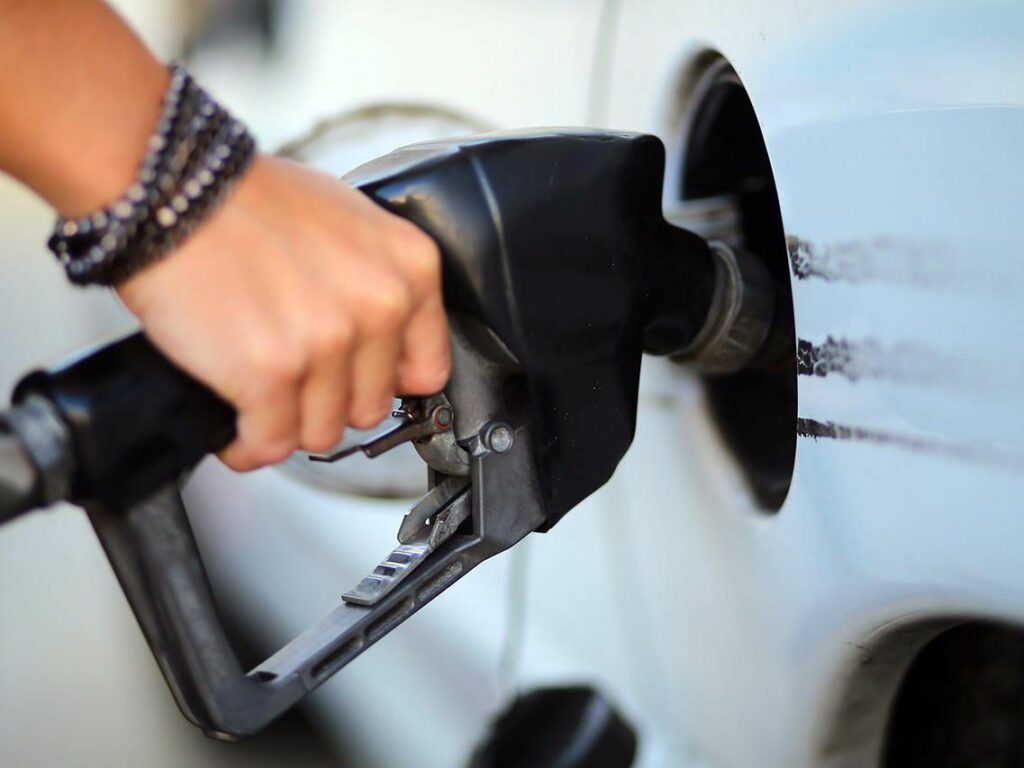 Paso a paso: Cómo conseguir la gasolina más barata en el sur de Florida