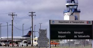 Canadá retuvo avión chárter que transportaba a un grupo de rusos