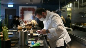Arepas en Hong Kong: un tributo a las raíces del primer chef Michelin de Venezuela