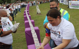 Caripito busca el récord Guinness por la línea de chocolate más larga del mundo (Fotos)