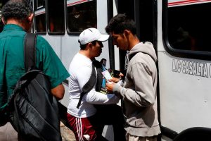 Venezolanos necesitaron más de 40 dólares para costear gastos de transporte público durante abril