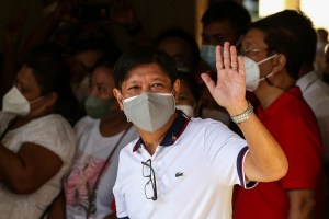 De paria a presidente: el hijo del dictador Marcos llega al poder en Filipinas