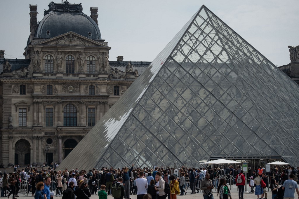 Jean-Luc Martinez, exdirector del museo de Louvre de París fue acusado de tráfico de arte