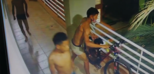 Ladrones en ropa interior azotan las residencias de los canales en Lechería (VIDEOS)