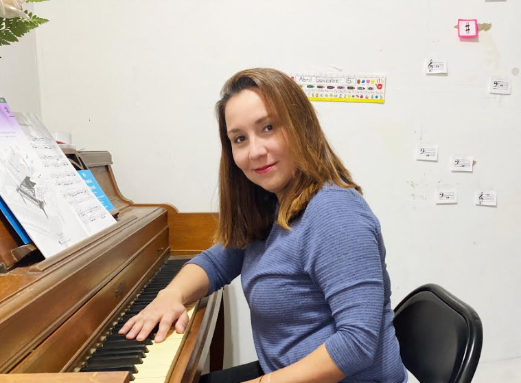 Linda González una pianista con vocación educacional