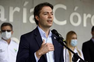 Alcalde de Medellín prometió “resistencia democrática” tras su suspensión