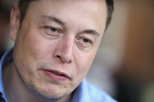 Polémica por el desastroso regreso a las oficinas de Tesla