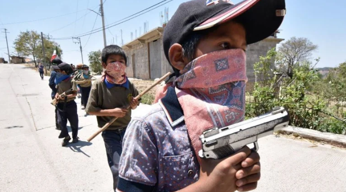El drama de los niños soldados en México: Policía amenazó con integrar a decenas de infantes indígenas de Ayahualtempa