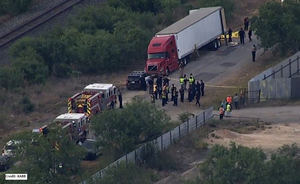 Hallaron decenas de indocumentados muertos dentro de un camión en Texas