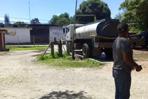 La crisis de agua en Barinitas se resuelve “bajándose de la mula” con 20 dólares para los dueños de cisternas
