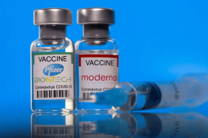 La EMA respalda las vacunas de Pfizer y Moderna adaptadas a las nuevas variantes del SARS-CoV-2