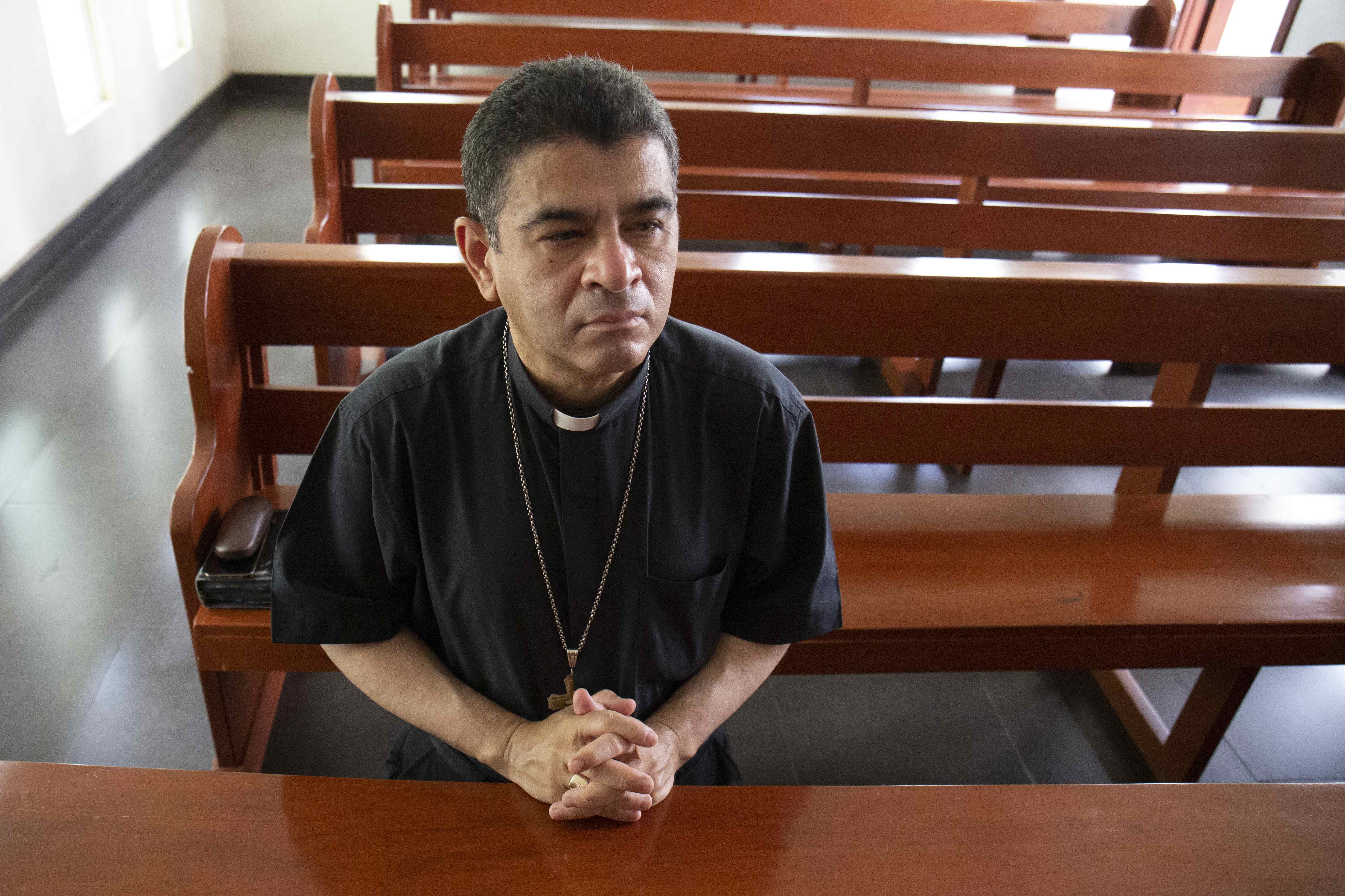 Régimen de Daniel Ortega impidió salida de sede Episcopal a un obispo y seis sacerdotes
