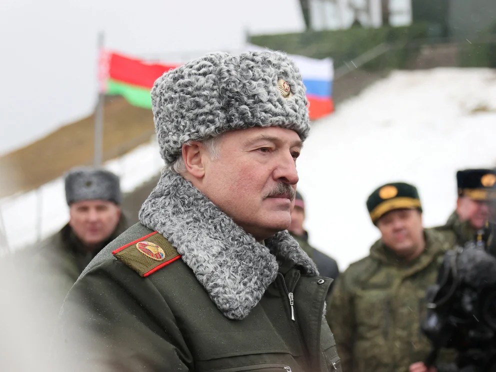 Lukashenko niega tener planes de atacar a Ucrania